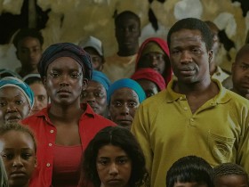 异国阴宅 His House